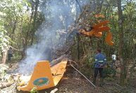 Piloto é socorrido após avião monomotor cair no interior de São Paulo