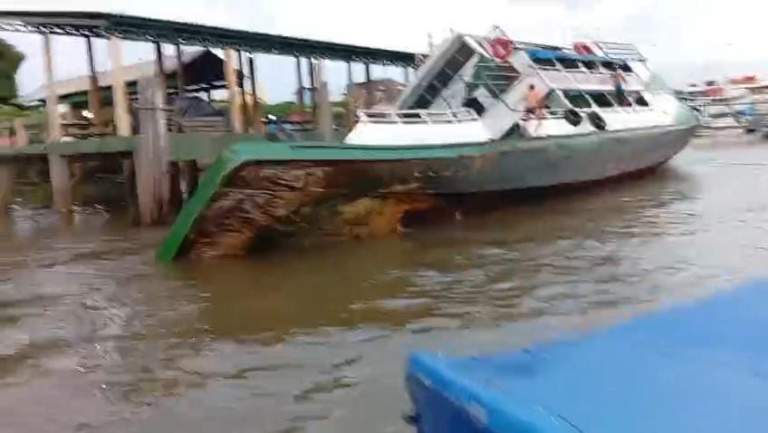 Embarcação com Cerveja Naufraga em Muaná, Marajó; Marinha e Polícia Civil Investigam