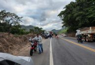 Acidente entre carro e caminhão deixa três mortos em Minas Gerais 