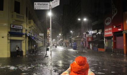 Tempestade castiga SP; pessoas ficam ilhadas na Zona Leste