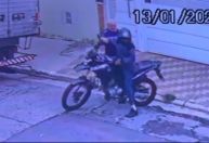 Idoso usa arma de choque para salvar casal de assalto em SP