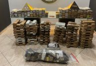 PM apreende mais de 440 barras de maconha em chácara de MG