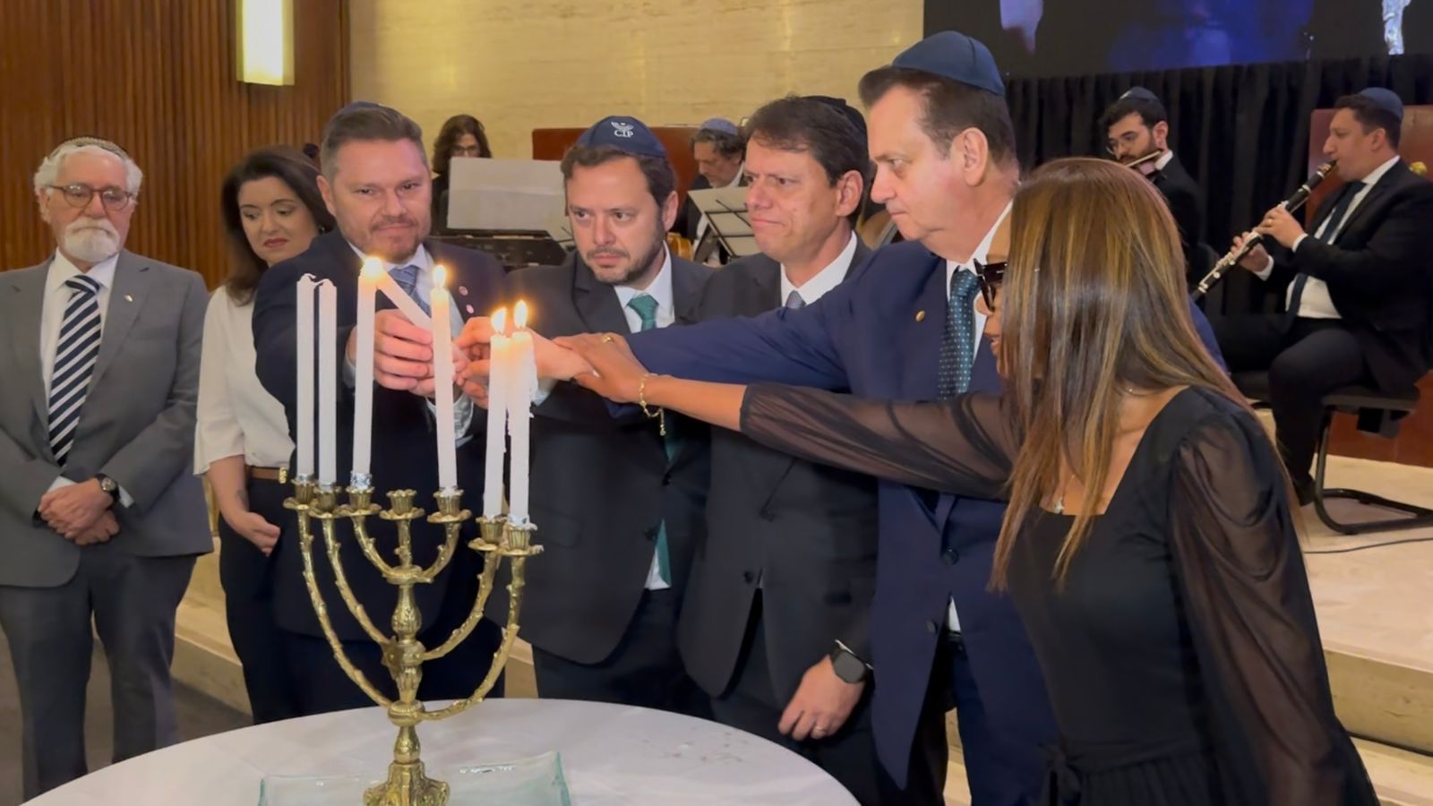 Governador Tarcísio de Freitas e secretário de Relações Institucionais Gilberto Kassab participaram do ato em memória às vítimas do Holocausto.