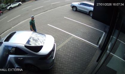 Imagem de destaque do post: RS: homem se passa por cliente e furta caminhonete de concessionária