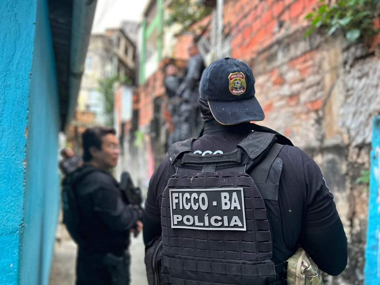 Imagem de destaque do post: AL: líder de facção baiana morre em confronto policial durante operação