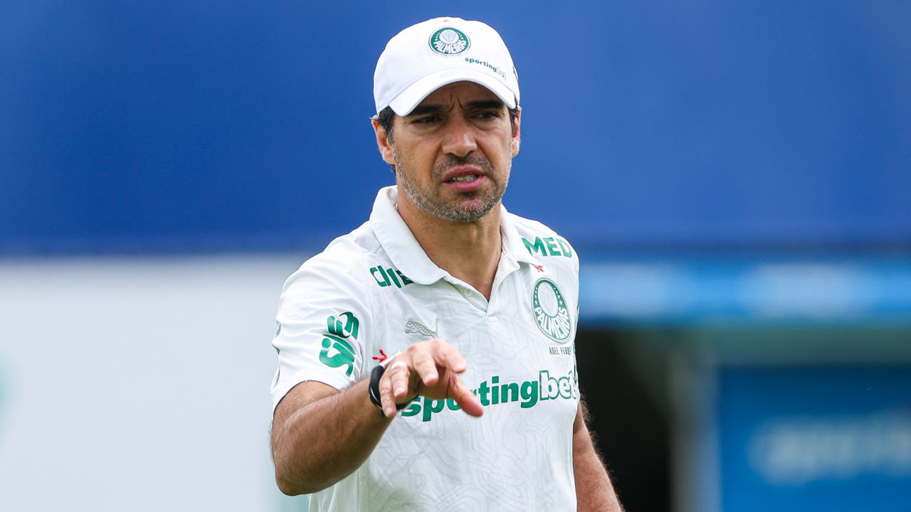 Abel Ferreira durante a reapresentação ao Palmeiras para a temporada de 2026