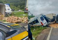 Seis pessoas morrem após carreta tombar sobre van de passageiros no PR