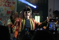 Alceu Valença dá início ao Carnaval de Olinda com ensaio em sua casa; veja