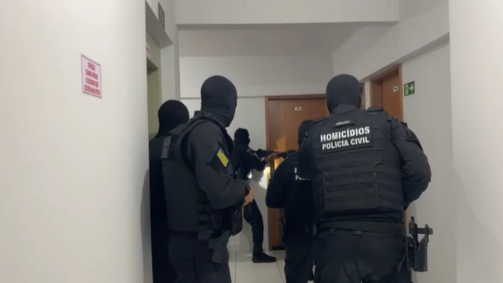 Polícia encontra corpo de corretora desaparecida em área de mata