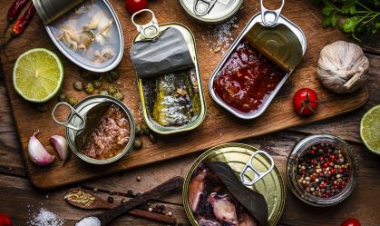 Atum, milho e sardinha: alimentos enlatados fazem mal?