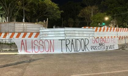 Torcida do São Paulo protestou contra Alisson