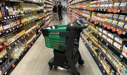 Interior de uma unidade Amazon Fresh.