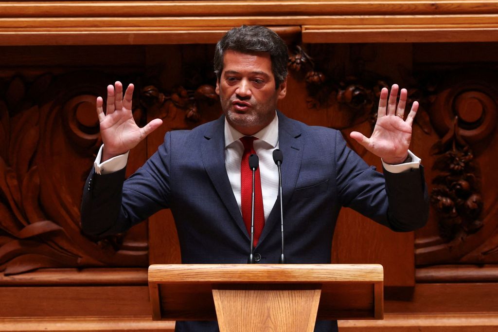 Líder do partido de extrema-direita português Chega, André Ventura, durante debate no Parlamento de Portugal, em Lisboa