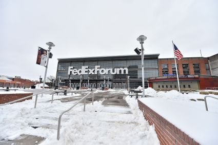 Arena do Memphis Grizzlies é tomada por neve devido ao mau tempo que atinge os Estados Unidos
