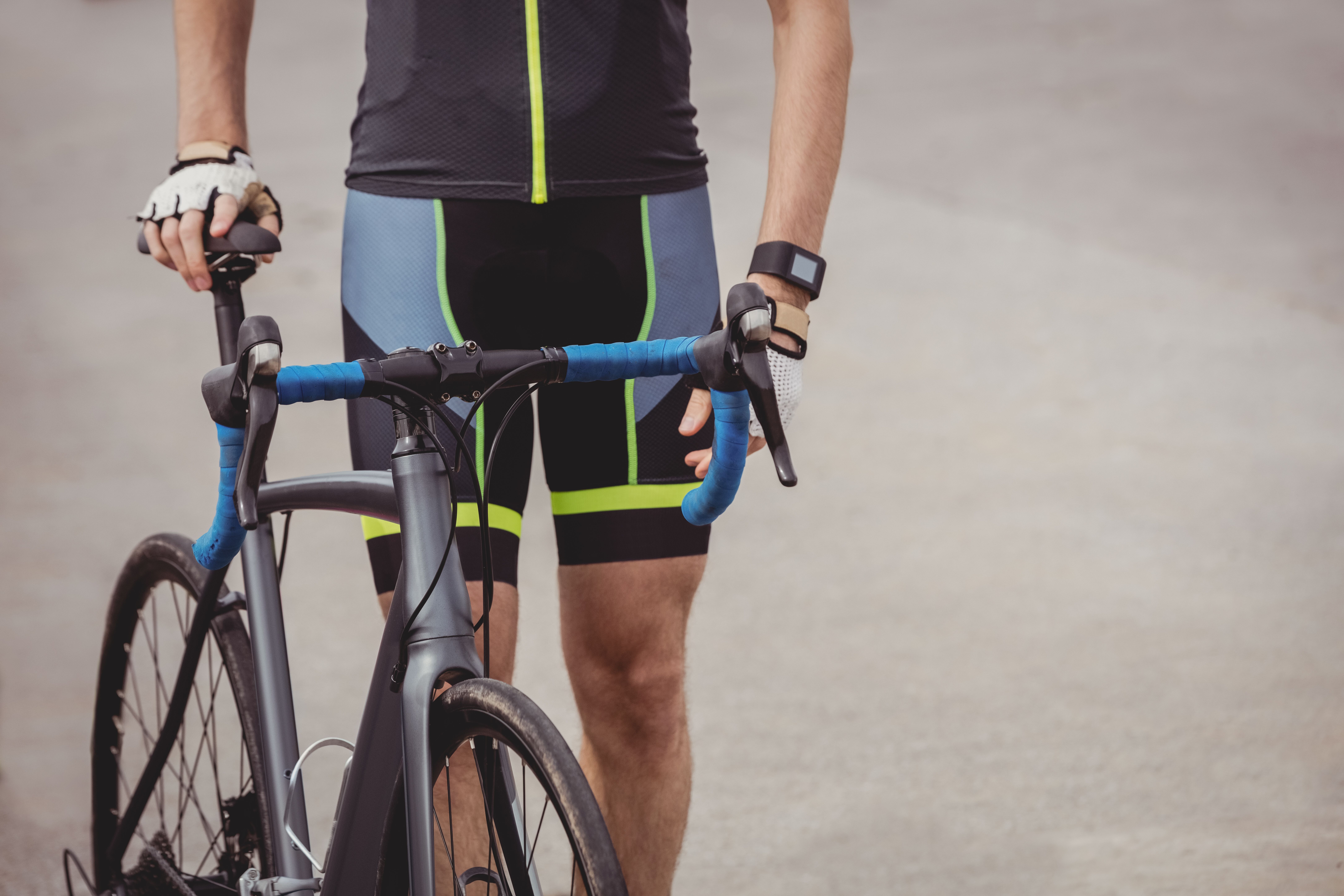 Segundo especialista, a postura ao andar de bicicleta pode causar incômodos na região da próstata