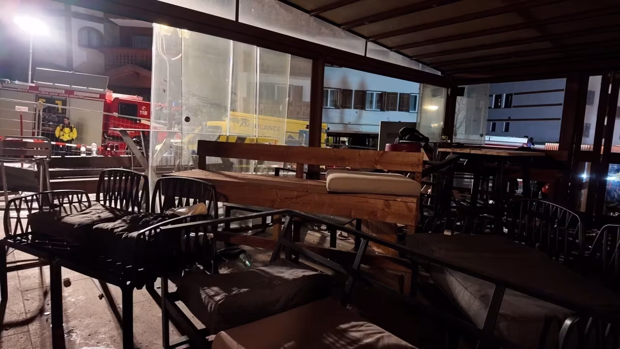 Investigação inicial aponta que velas de faíscas causaram incêndio na Suíça