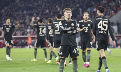 Bayern vence Colônia, faz história e dispara na liderança da Bundesliga