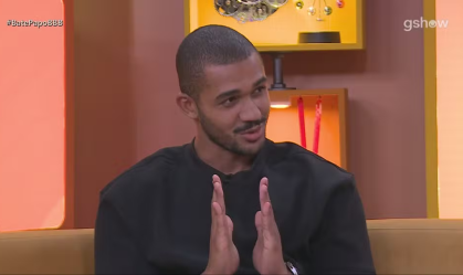 Matheus explica cocô na parede do Quarto Branco e assume: "Só podia ser eu"