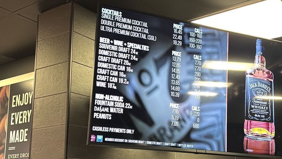 Preços de bebidas em jogo do Cleveland Cavaliers na NBA • Gustavo Abraão/CNN Brasil