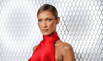 "Todo mundo foi muito acolhedor", diz Bella Hadid sobre estreia como atriz