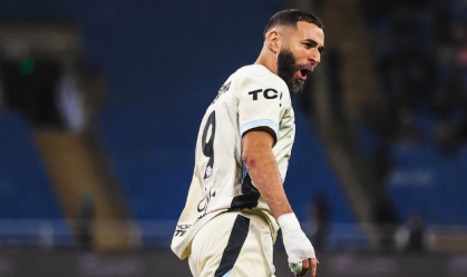 Benzema faz hat-trick em goleada do Al-Ittihad no Campeonato Saudita