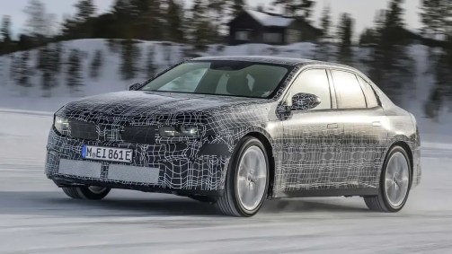 BMW i3 já roda camuflado em testes