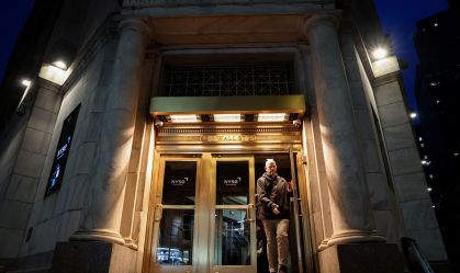 Wall Street cai enquanto mercado digere investimentos de big techs em IA