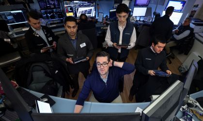 Wall Street fecha sem rumo único após semana marcada por tensão geopolítica