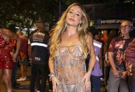 Bruna Griphao enfrenta perrengue fashion em ensaio do Salgueiro: "Deu ruim"