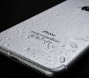 Molhou? Veja o que fazer se o celular tiver contato com água