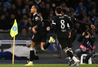 Veja golaço de João Pedro em jogo decisivo da Champions