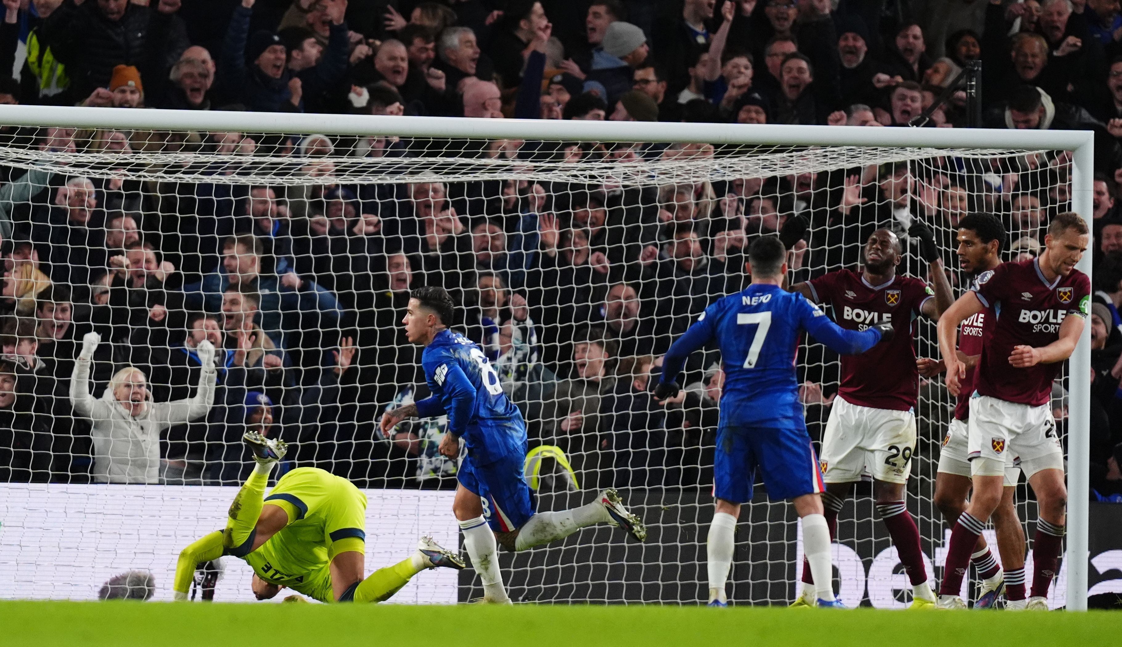 Chelsea venceu o West Ham com gol nos acréscimos