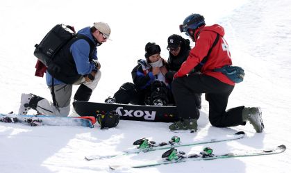 Chloe Kim recebe atendimento médico durante treino para o US Grand Prix 2025