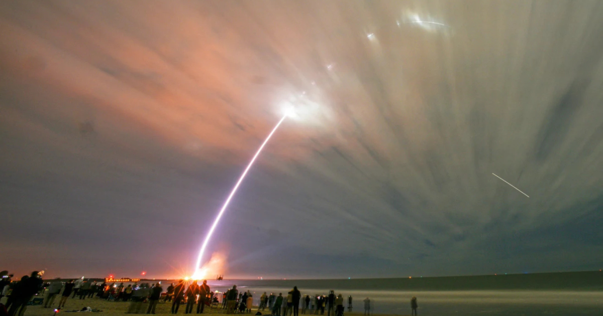 Blue Origin lança foguete pela 1ª vez com propulsor reutilizado