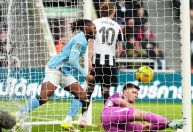 Manchester City vence Newcastle e abre vantagem na semi da Copa da Liga