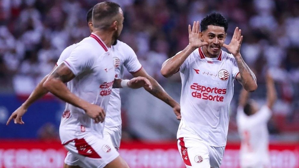Dodô, do Náutico, faz comemoração característica de Neymar após gol sobre o Santa Cruz • Rafael Vieira/CNC