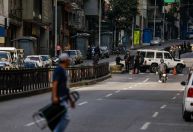 Venezuelanos tentam retornar à normalidade em meio a temores de repressão