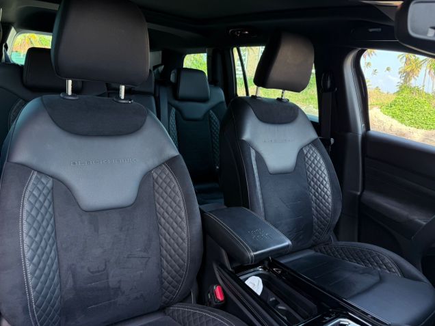 Bancos misturam tecido e são exclusivos da versão • Rodrigo Barros/CNN