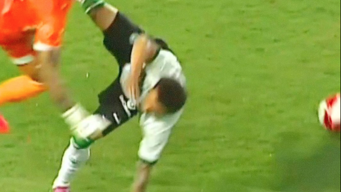 Lucas Crepaldi, de 18 anos, sofreu fratura logo no início do primeiro tempo
