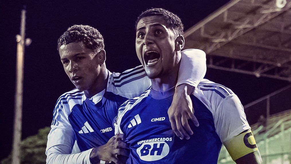Jogadores do Cruzeiro comemoram gol na Copinha