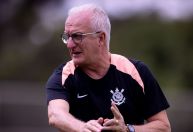 Memphis treina parcialmente, e Corinthians mira final contra o Flamengo