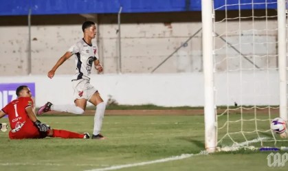 Athletico-PR tem jogador expulso, mas vence Maricá e vira líder na Copinha