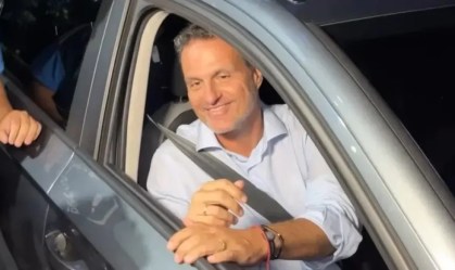 Bruno Spindel em entrevista na porta da Toca II, em Belo Horizonte