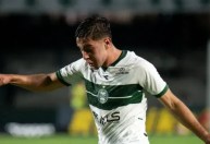 Coritiba tropeça e perde para Foz do Iguaçu na estreia do Paranaense