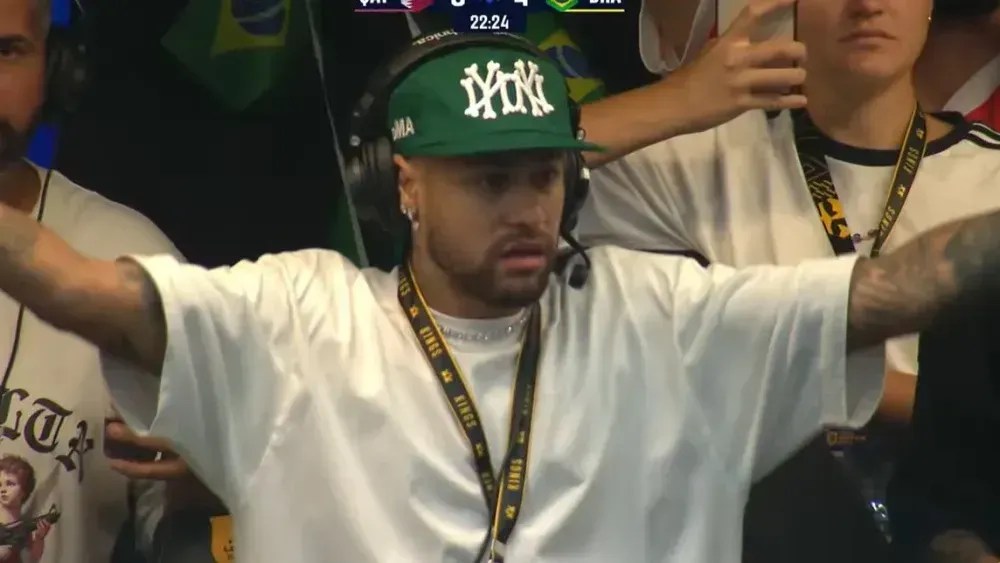 Neymar ficou em uma das cabines para acompanhar o Brasil na Kings League