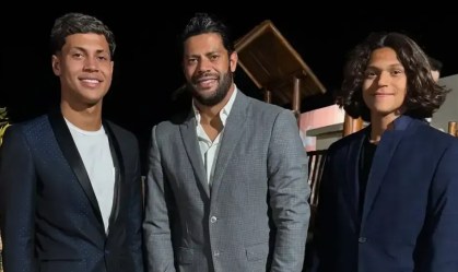 Hulk, ídolo do Atlético, em foto com seus filhos