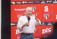Presidente interino do São Paulo se reúne com elenco na véspera de clássico