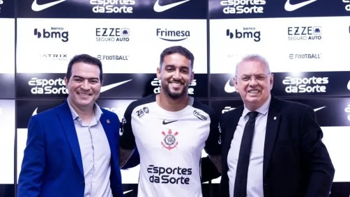 Matheus Pereira na apresentação no Corinthians