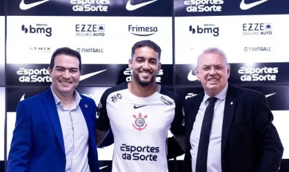 Matheus Pereira na apresentação no Corinthians