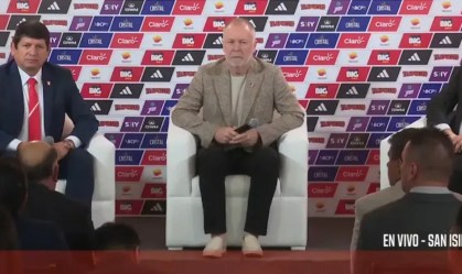 Mano Menezes foi apresentado como técnico do Peru